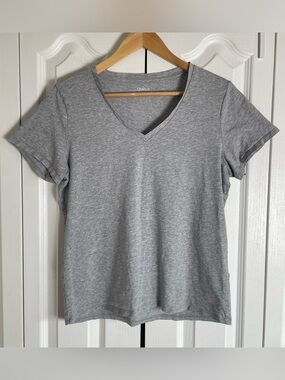 Quince V-Neck T-Shirt Women’s L Gray Soft Cotton Knit Casual Top Basic Tee EUC